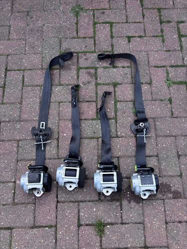 Ford fiesta mk8 seat belts - seat,
